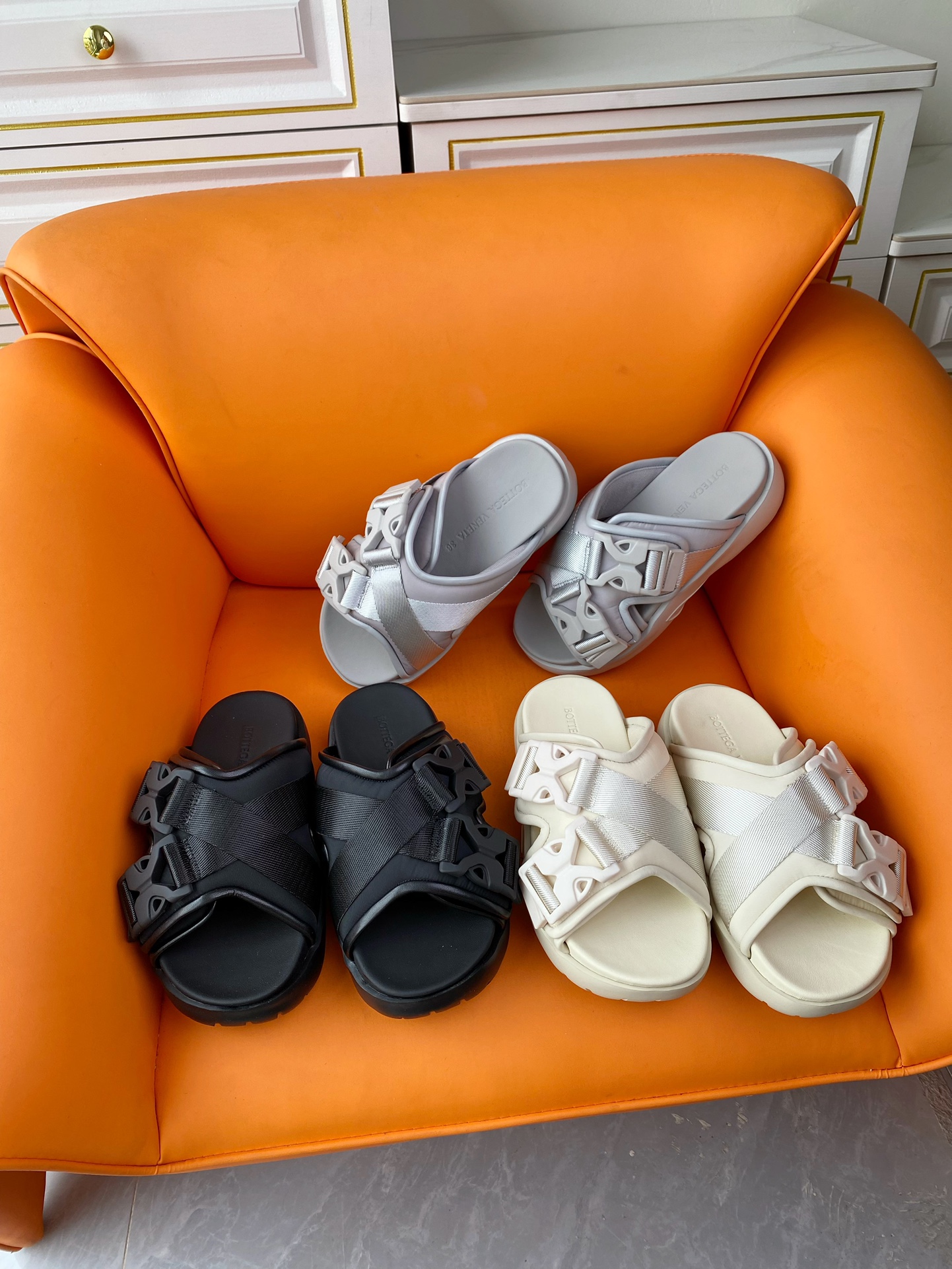 TOP Bottega Veneta BV Thick Sole Slippers - 3 Color