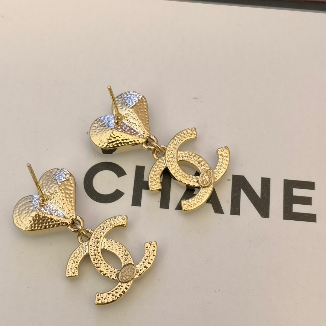 TOP CHANEL Double C and Heart Earrings