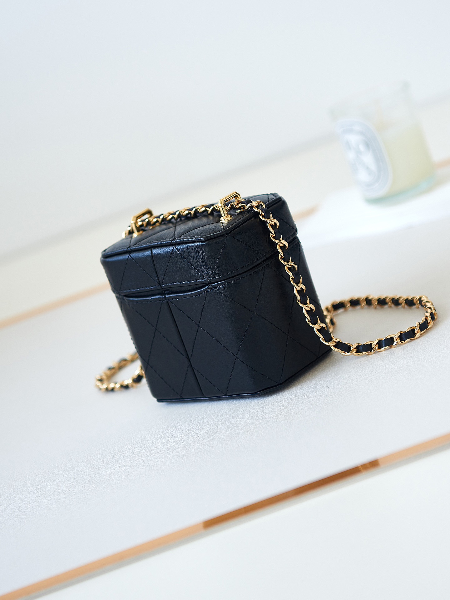 TOP CHANEL Small Makeup Box 9.5-10.5-7cm - Black