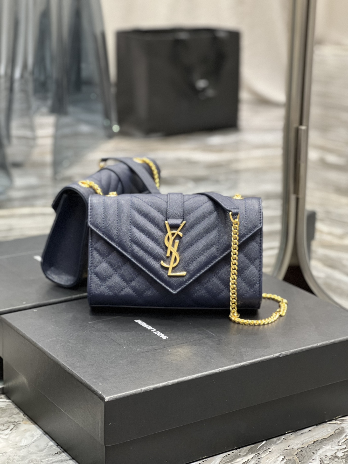 TOP Yves Saint Laurent YSL Medium Caviar Pattern Envelope Bags 21/24cm - Dark Blue&GHW