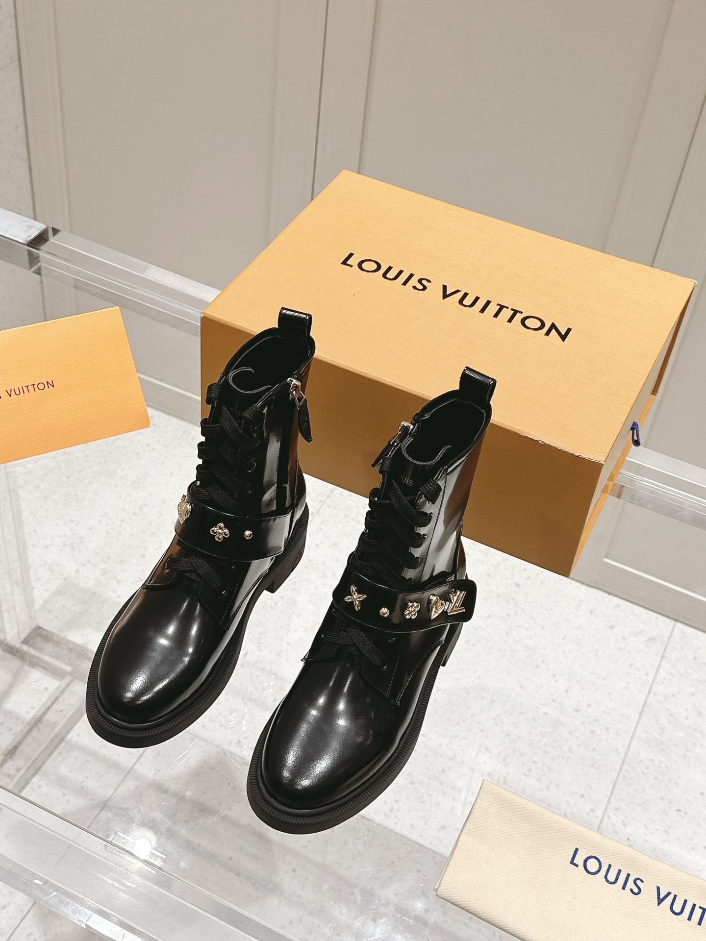 TOP Louis Vuitton LV  Short Boots - 3 Colors