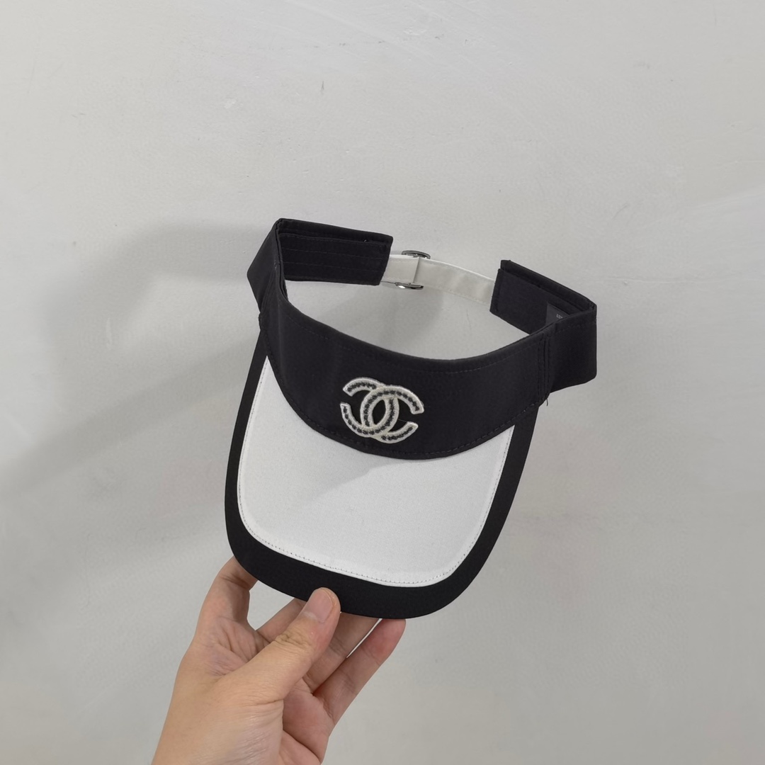 TOP CHANEL Sun Cap - Black / White