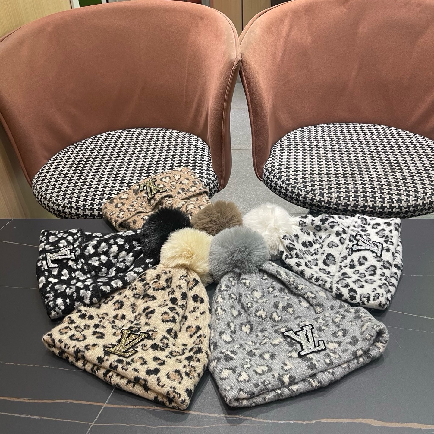 TOP Louis Vuitton LV Knitted Hat - 5 Colors