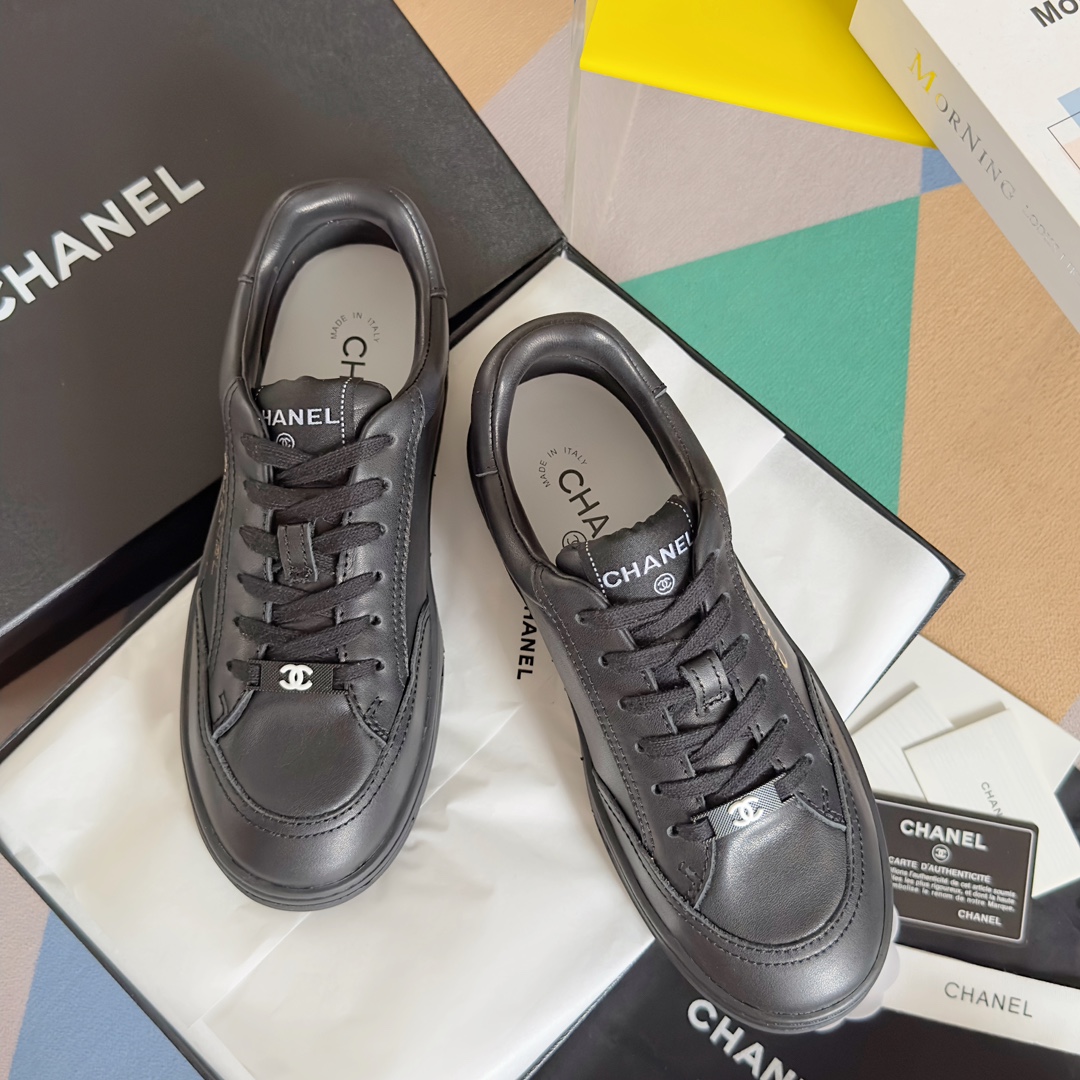 TOP CHANEL 23A Sneaker - Panda Color - All Black