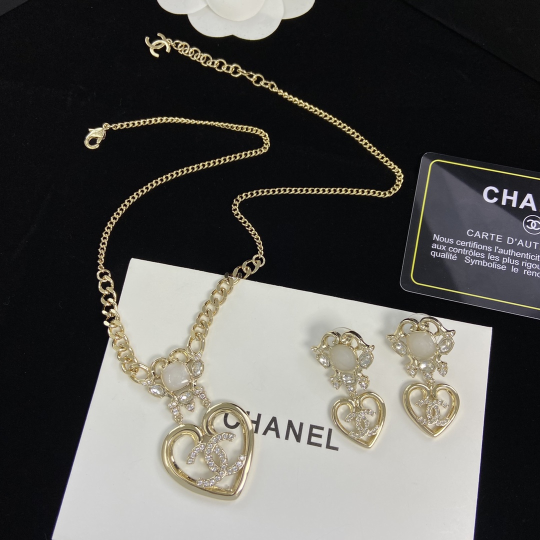 TOP CHANEL Necklace Earrings Set