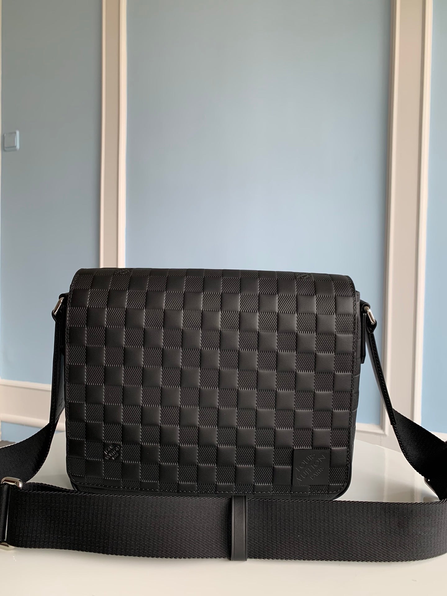 TOP Louis Vuitton LV District Damier Infini PM 33x28x8CM- Black