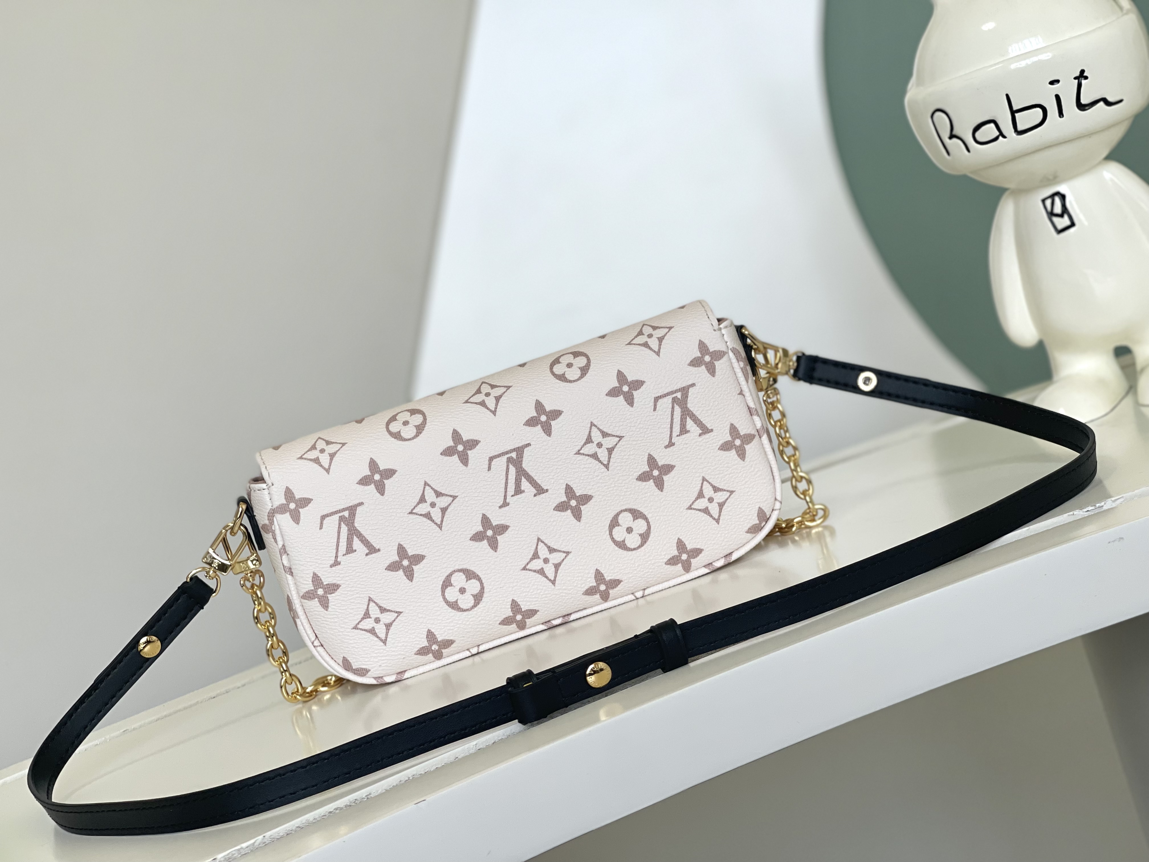 TOP Louis Vuitton LV Monogram Wallet On Chain Bag - 23.5x12x4.3cm
