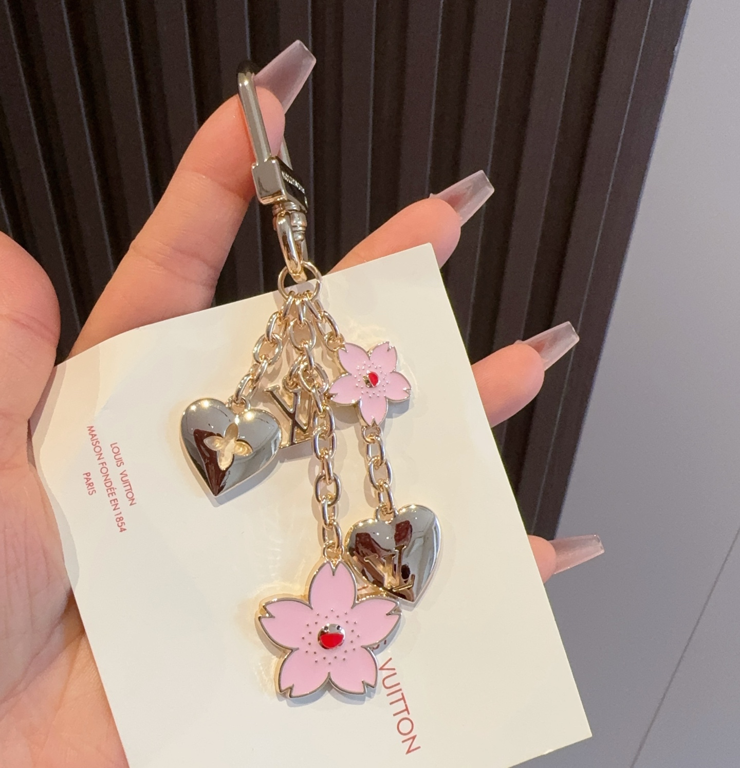 TOP Louis Vuitton LV Cherry Blossoms Key Chain  - Gold