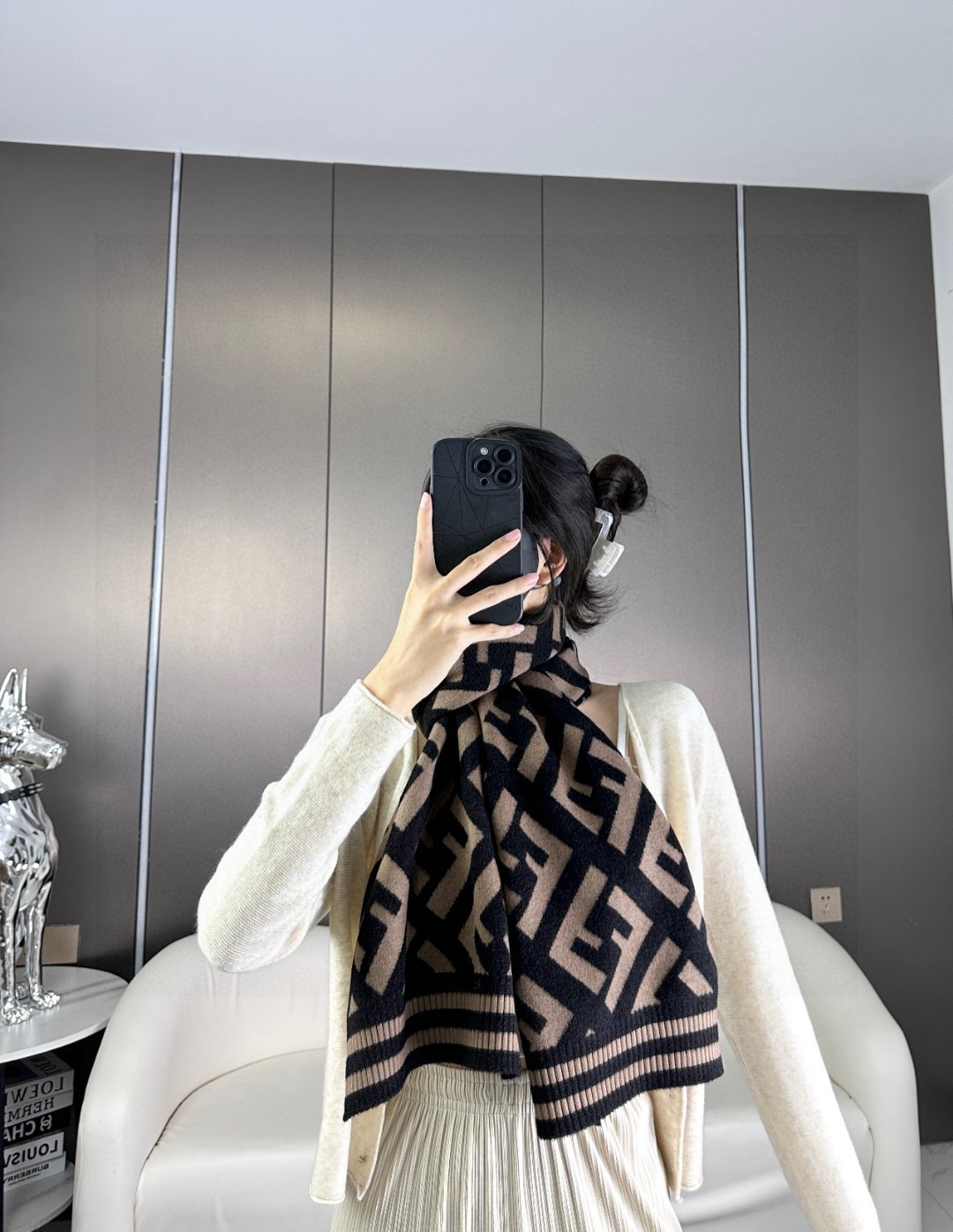 TOP FENDI Wool Monogram Rectangle Scarf