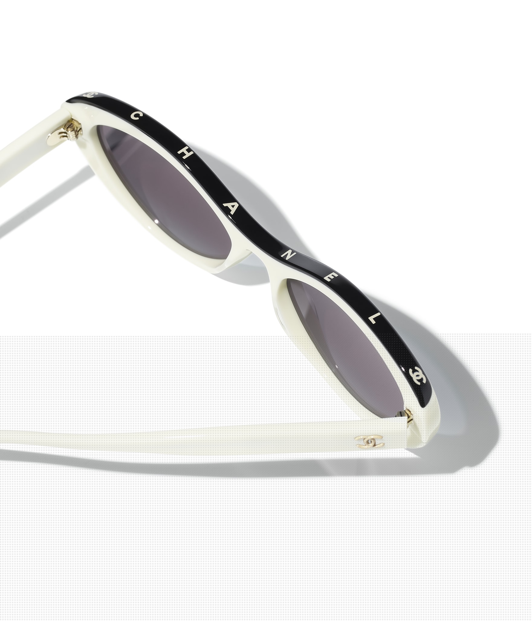 CHANEL Oval Sunglasses A71341X08101S