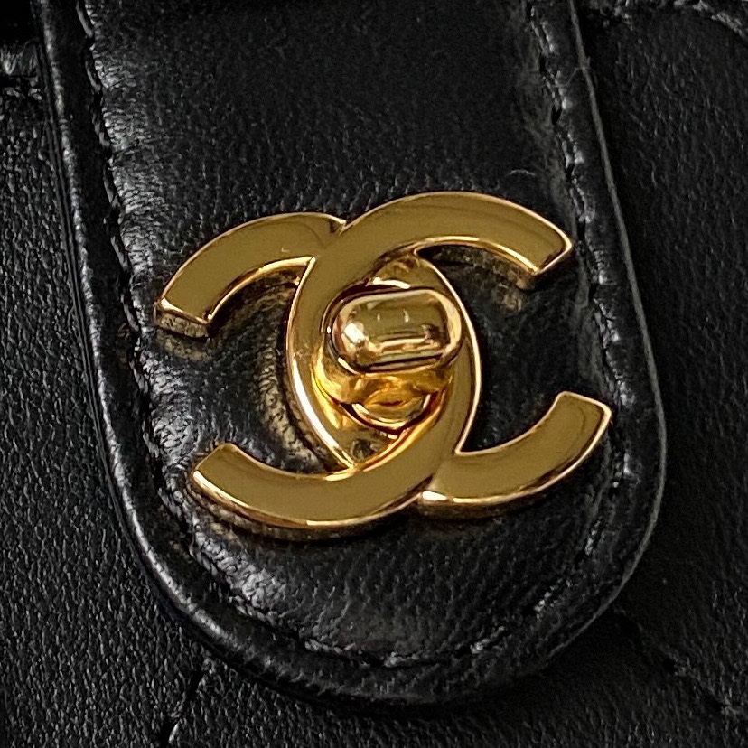 TOP CHANEL Vanity Case Bag 9.5x10.5x7cm - Black