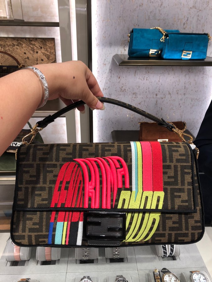 TOP FENDI Embroidered Baguette Bags 32×6×16cm