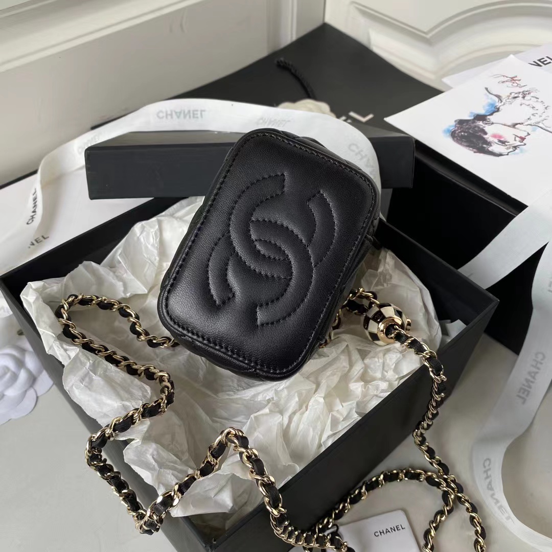 TOP CHANEL Vanity Case Lambskin 8.5*11*7cm -Black & White-GHW-2 colours