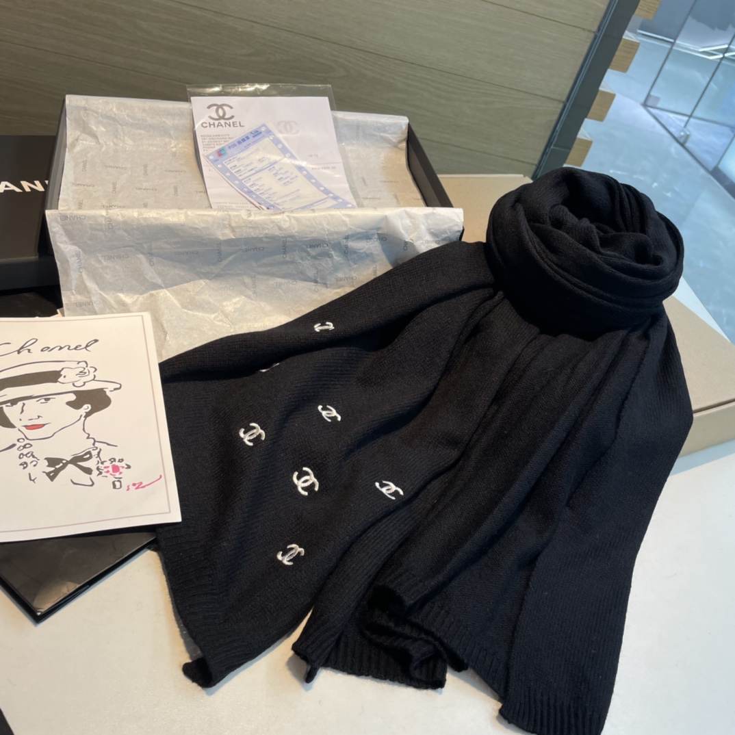 TOP CHANEL Cashmere Shawl Scarf 70x190 cm - Black