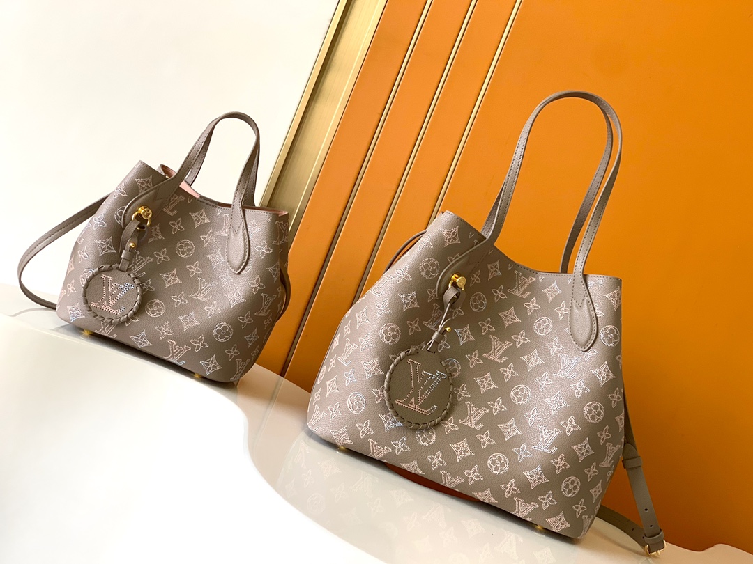 TOP Louis Vuitton LV Blossom Tote Bag Made Of Carved Cowhide Leather - 2 Sizes