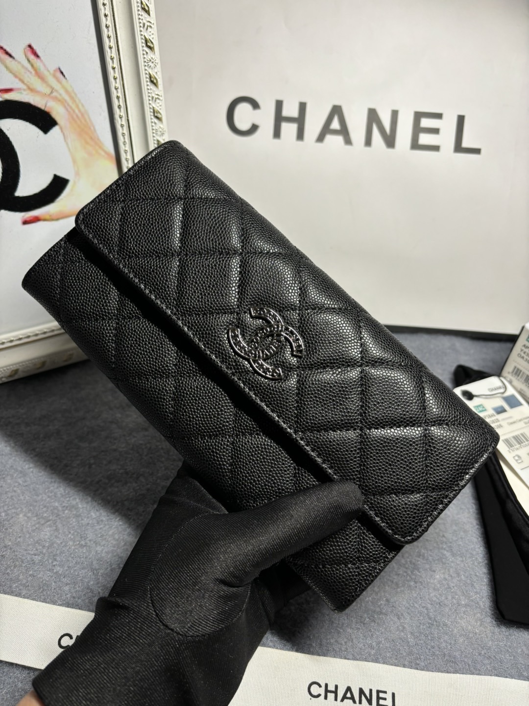 TOP CHANEL Hollow Letter CC Flap Wallet 10.4x19.4x3cm - Black