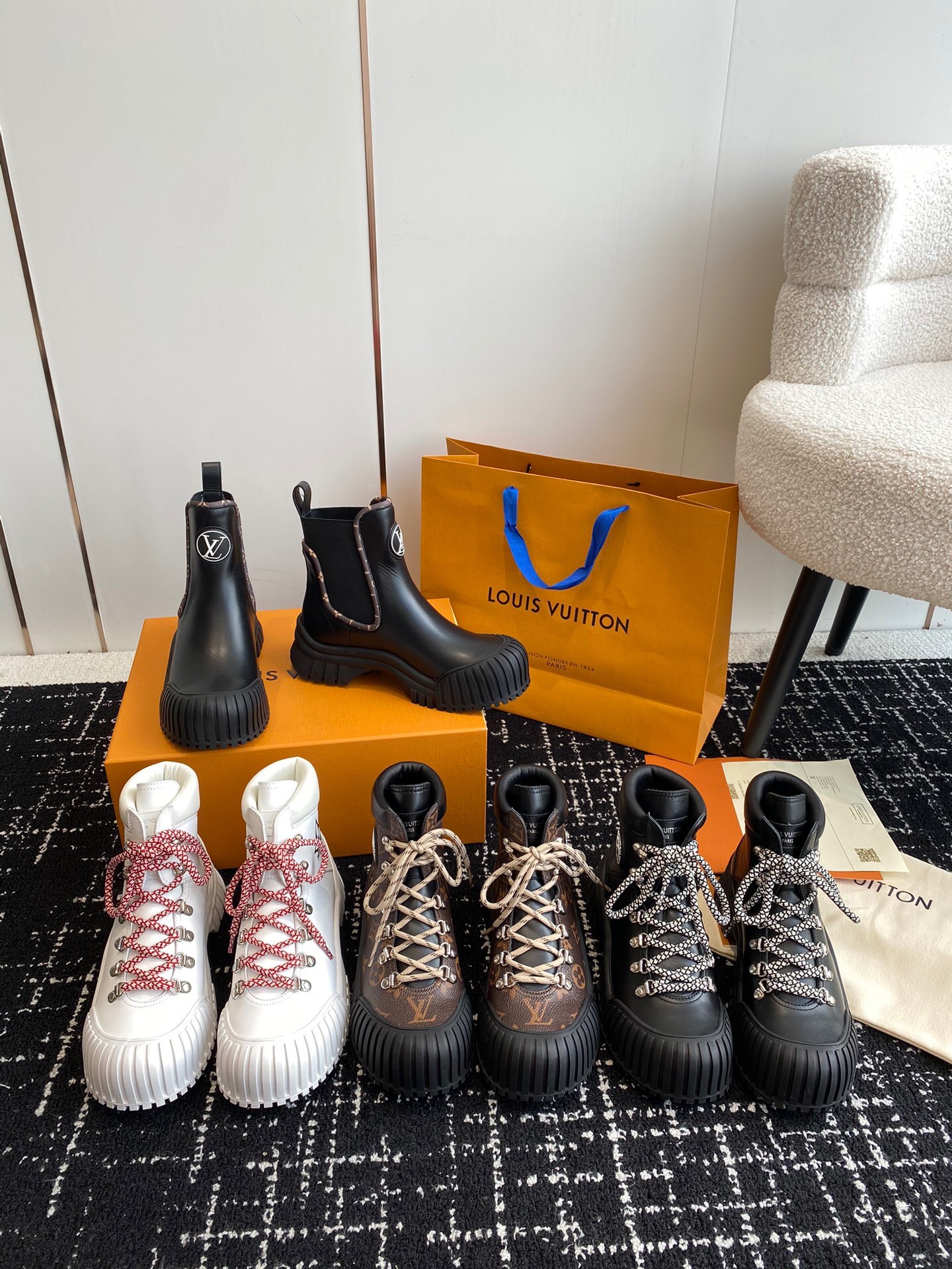 TOP Louis Vuitton LV Casual Versatile Boots - 4 Colors