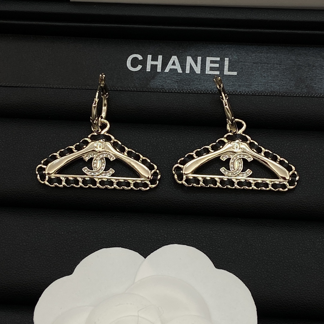 TOP CHANEL CC Earrings - 2 Colors