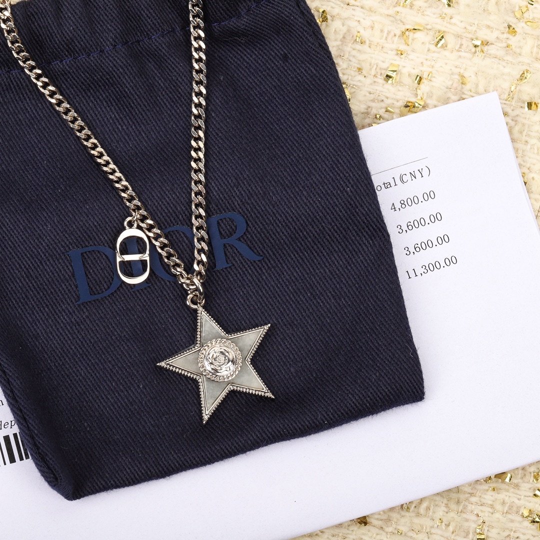 TOP Christian Dior Five-Pointed Star Necklace - Silver