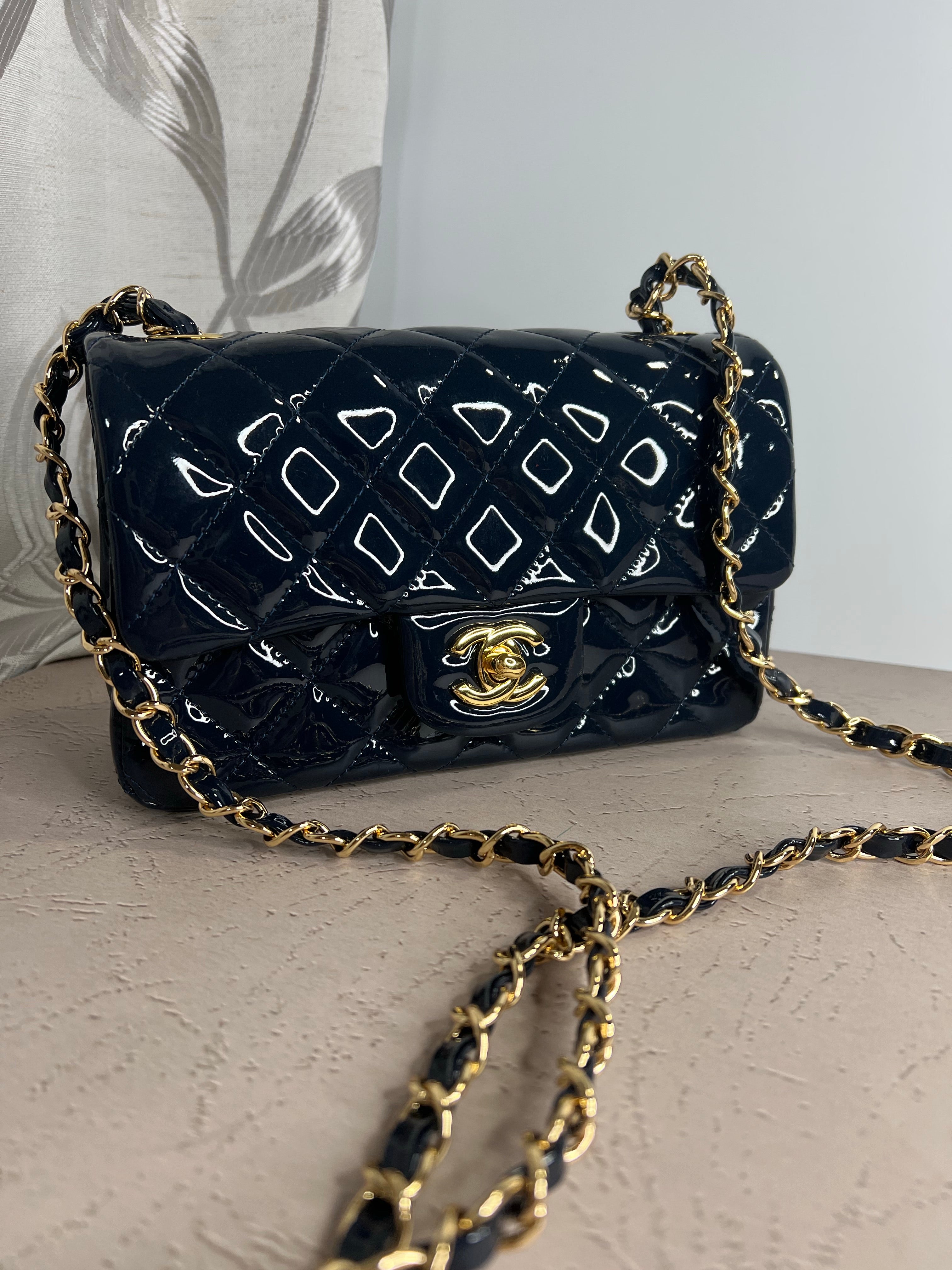 TOP CHANEL Classic Flab Bag Patent Leather New Mini 20cm - Dark Blue