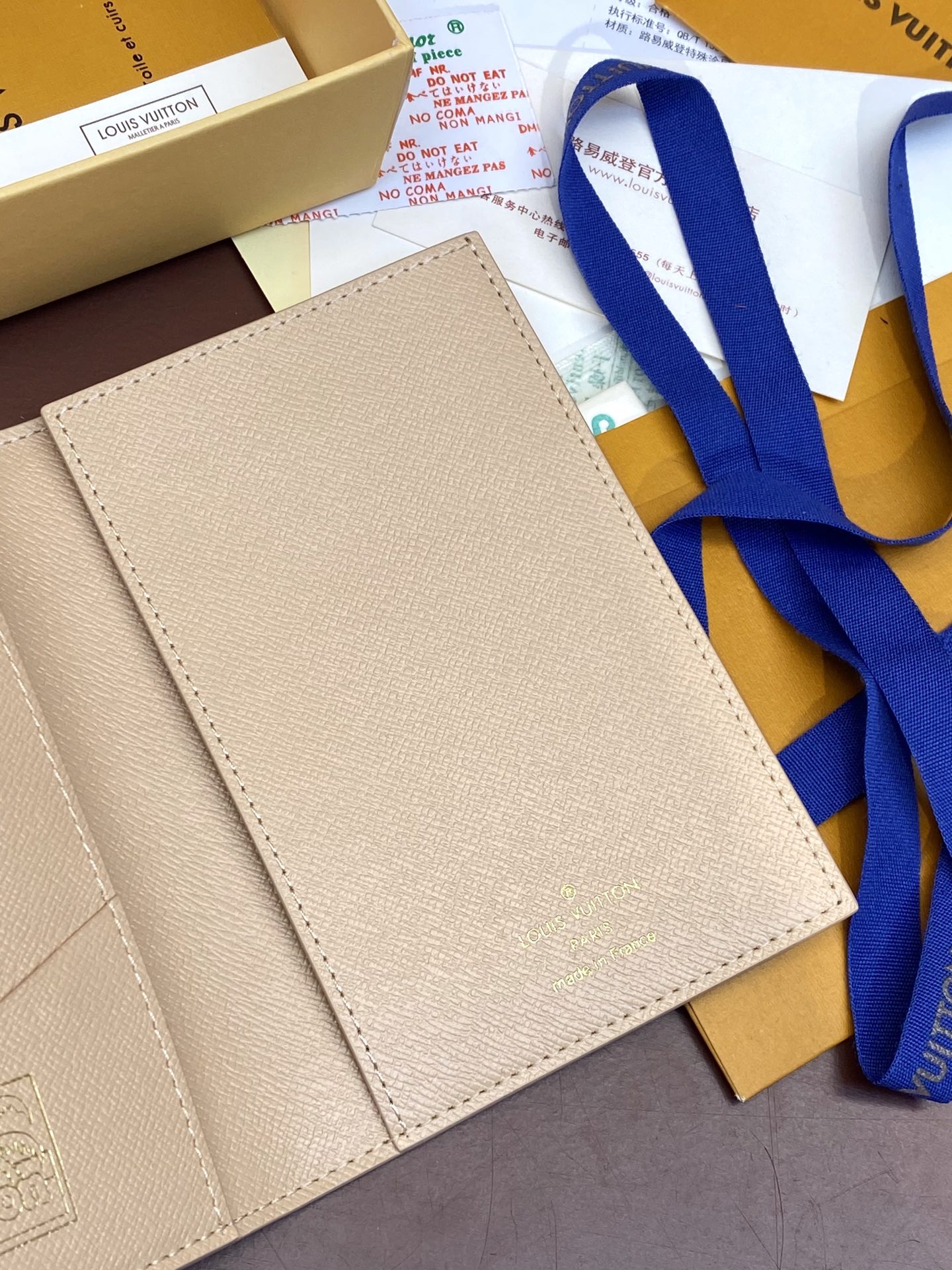 TOP Louis Vuitton LV Monogram Eclipse Card Bag Cowhide 10*14*2.5cm - Khaki