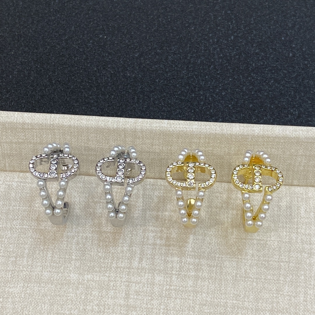 TOP Christian Dior Pearl Earrings - 2 Color