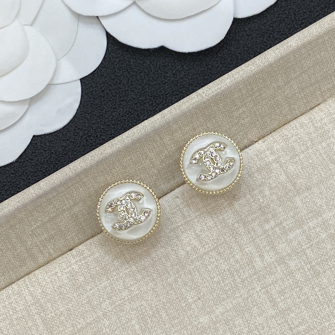 TOP CHANEL  Earrings - 2 Colors