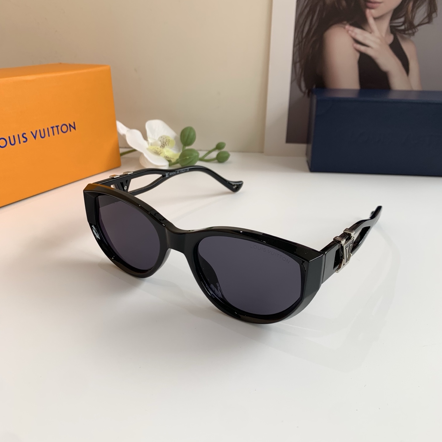 TOP Louis Vuitton LV Sunglasses - 2 Color
