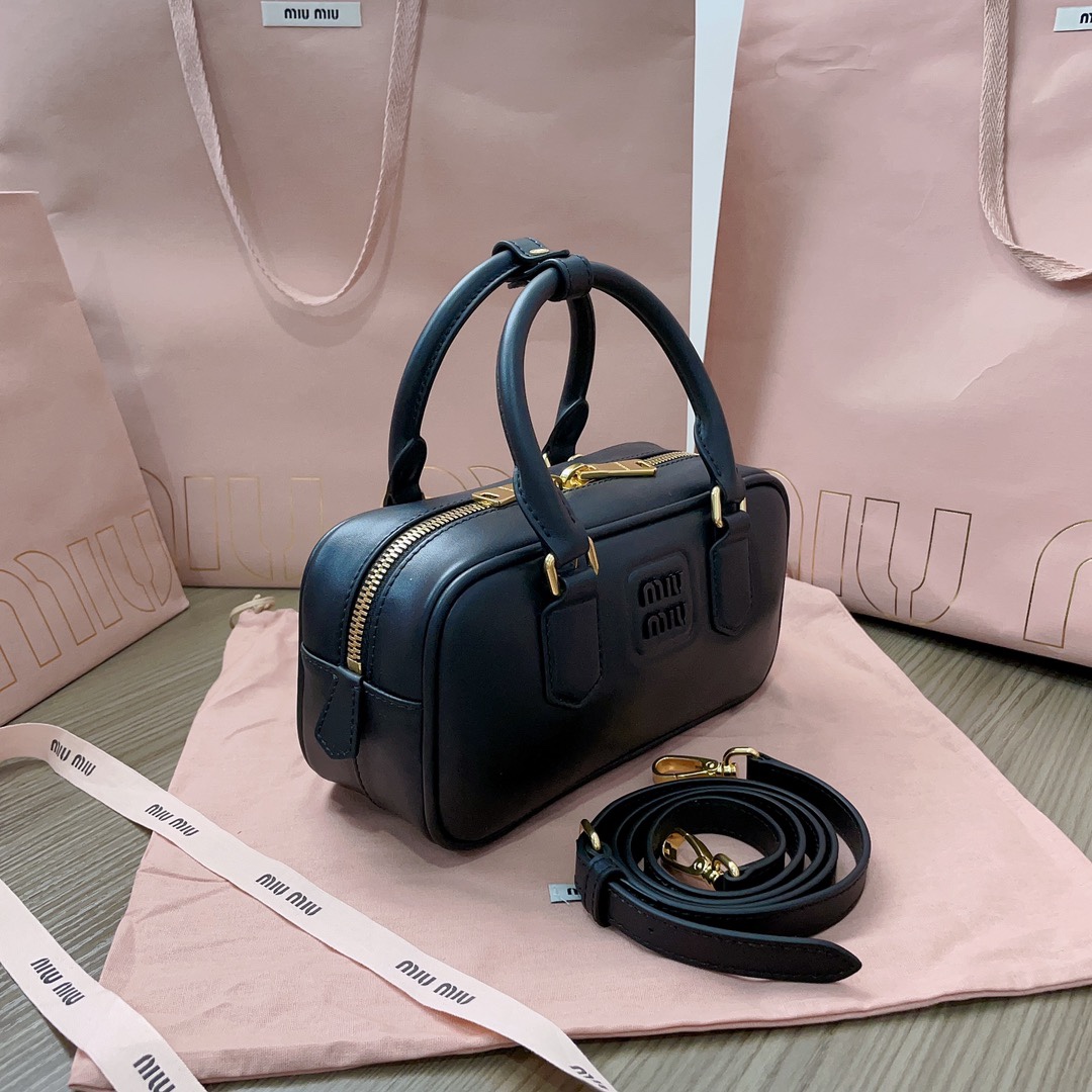 TOP Miu Miu Bowling Bag Smooth Calfskin 22x10.5x7.5cm - 10 Color