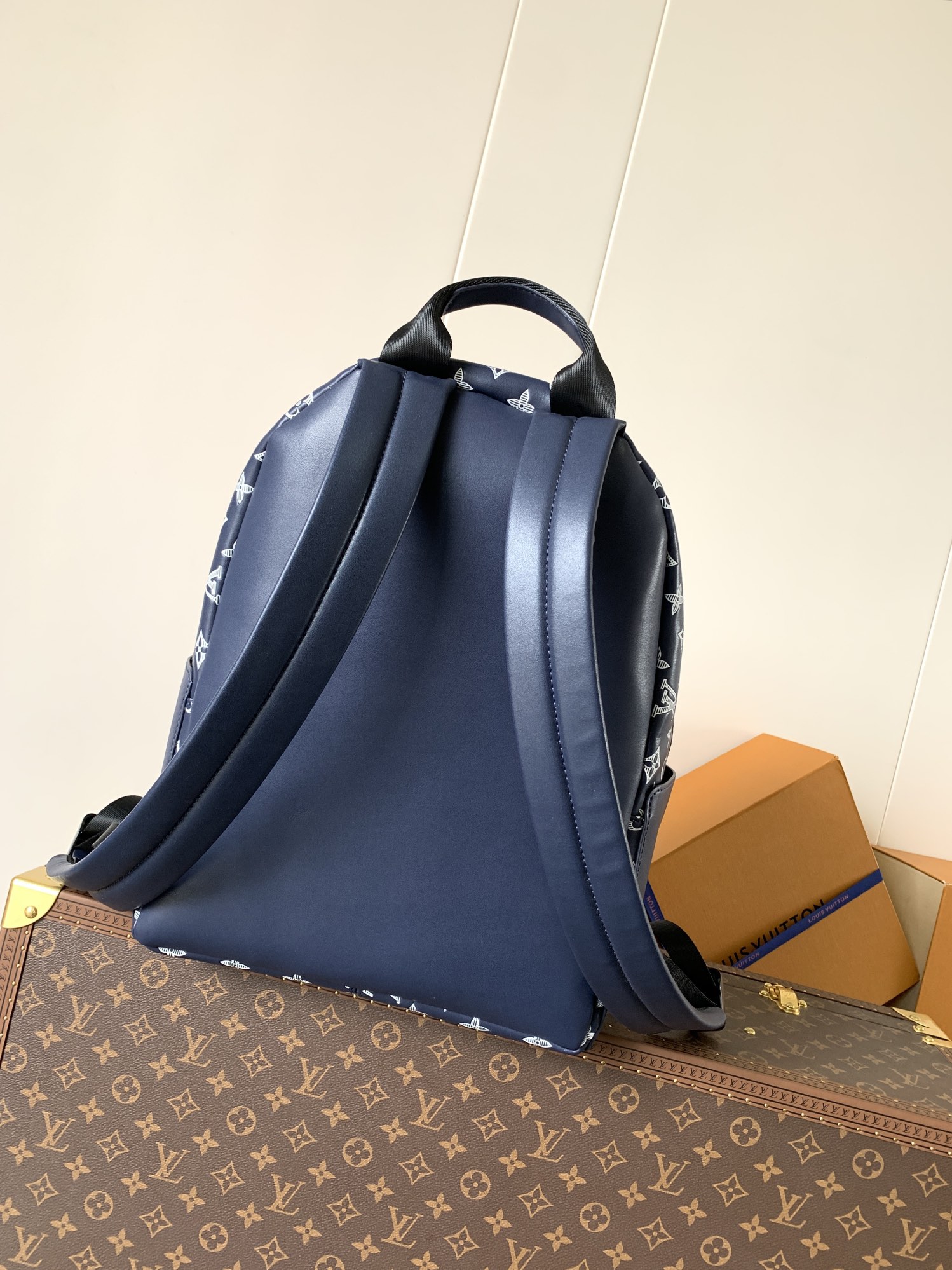 TOP Louis Vuitton LV Discovery Backpack Monogram Shadow 29x38x20cm - Navy Blue