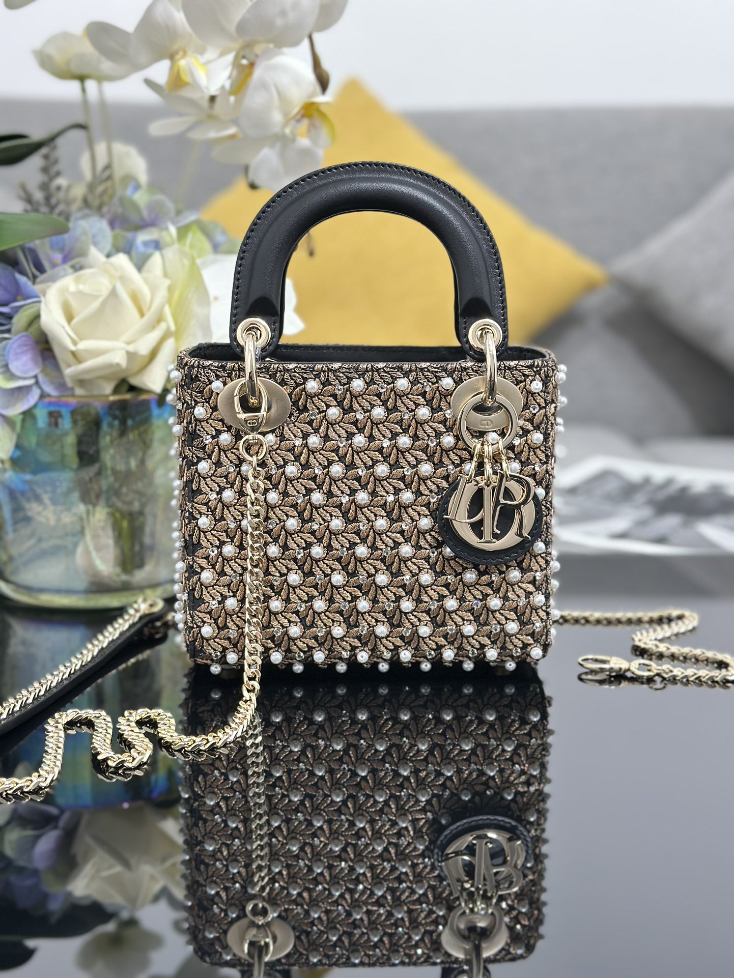 TOP Christian Dior Embroidered Feather Pearl Bag 17x15x7cm - Brown/Black - GHW