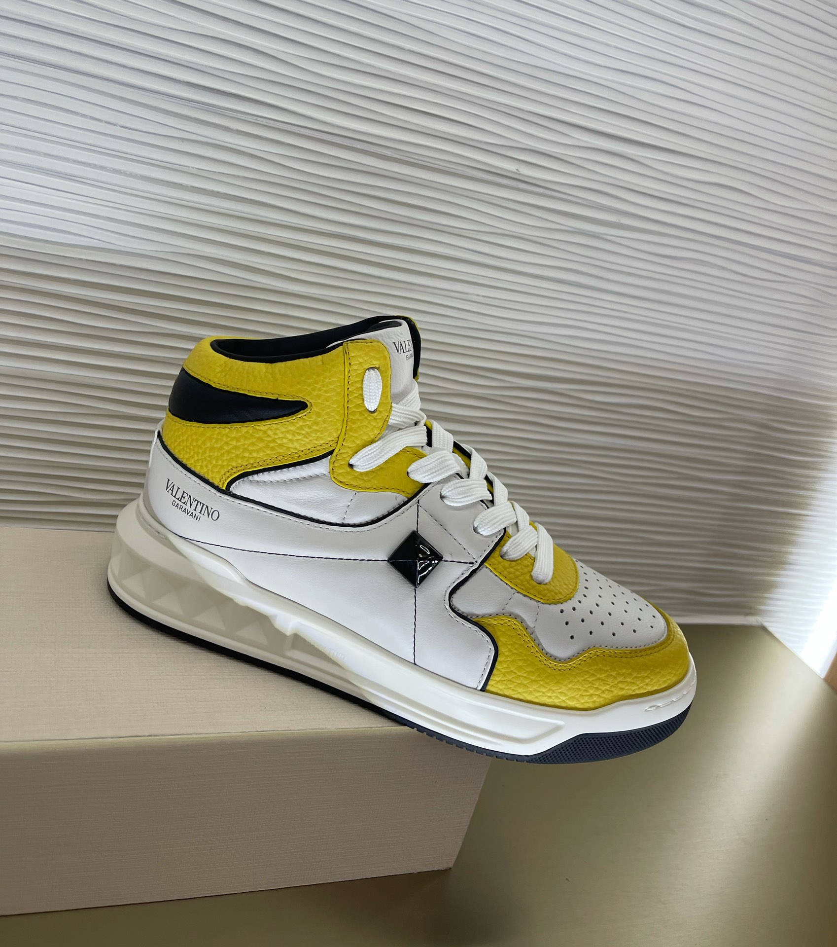 Valentino Garavani One‑Stud High‑Top Sneakers, White Yellow Color‑Block Grain Calf Leather Platform Casual Basketball Shoes for Men Women