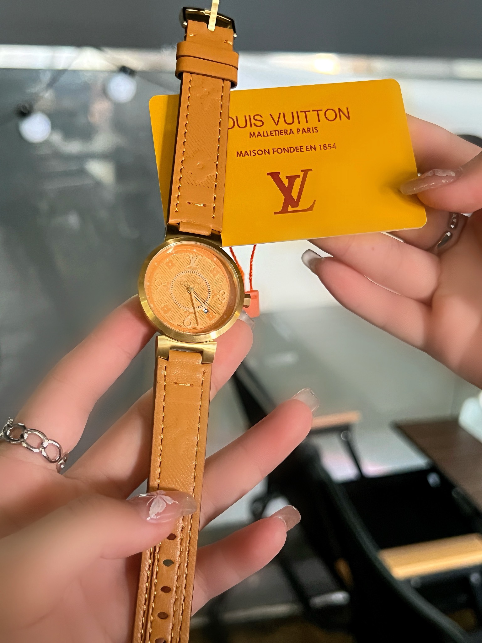 TOP Louis Vuitton LV  Watch 34mm - Yellow