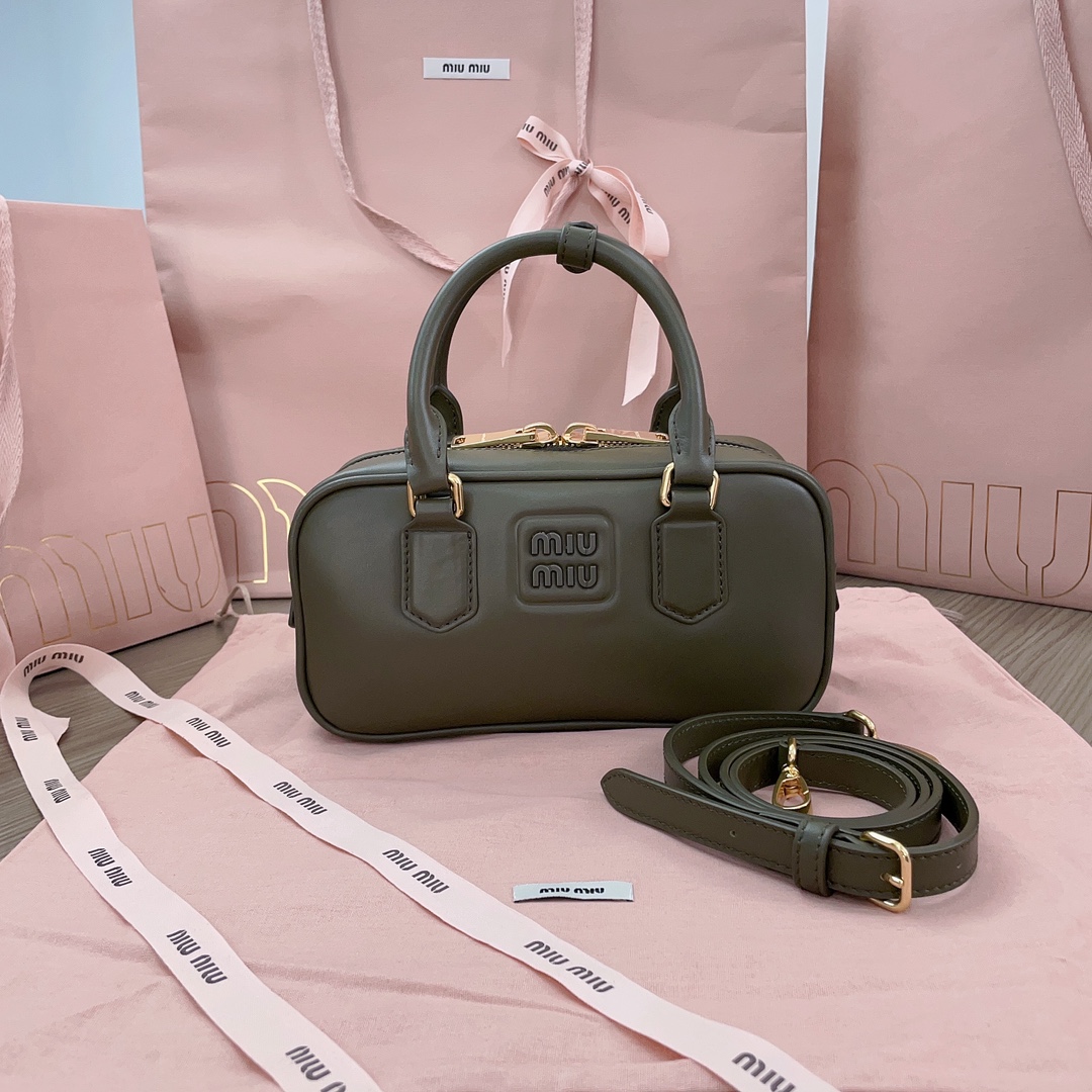 TOP Miu Miu Bowling Bag Calfskin 22 x 10.5 x 7.5 cm/27 x 12 x 9 cm - Army Green