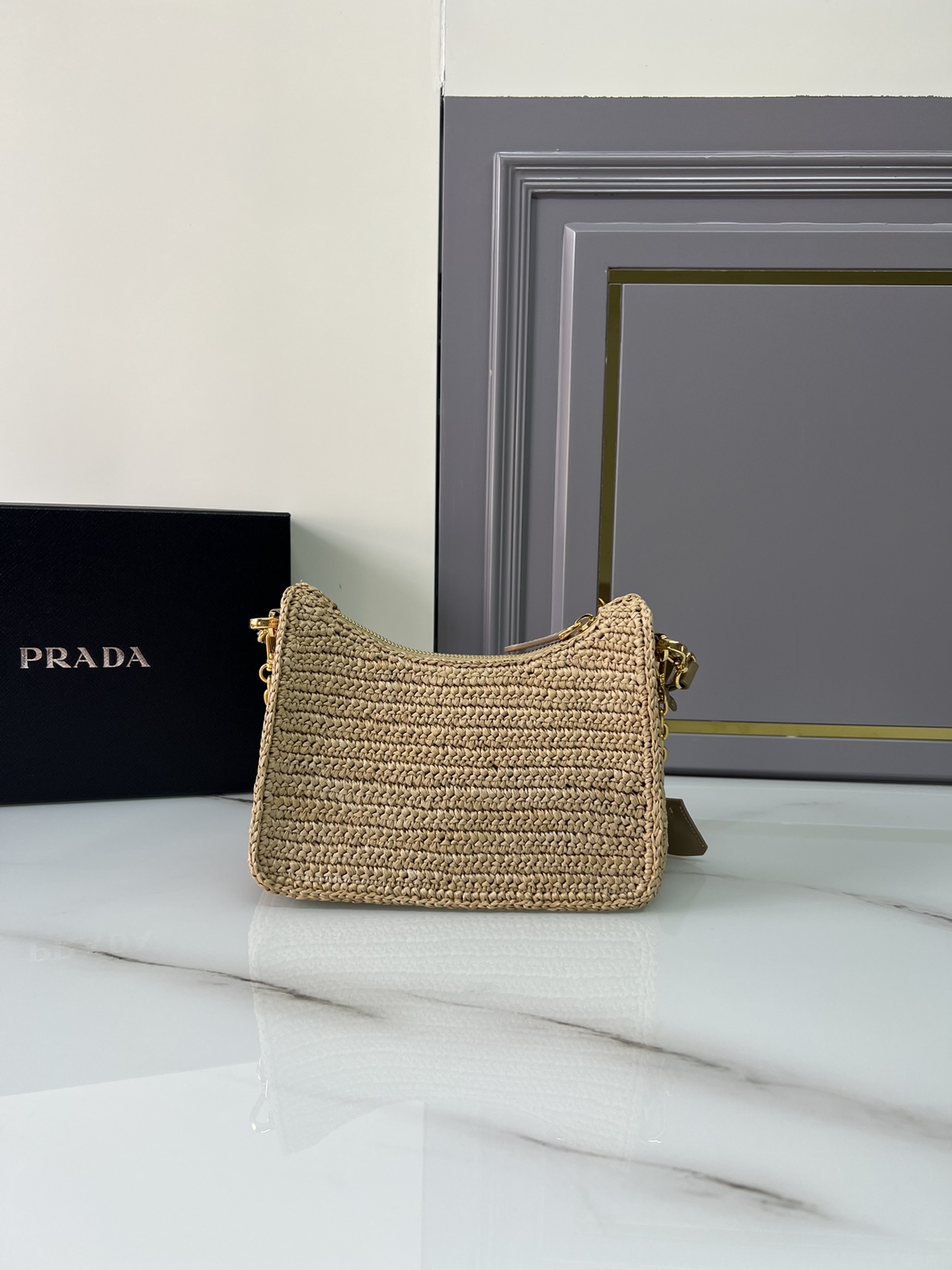 TOP PRADA Re-Edition 2005 Crochet Hobo Bag 23x16x7cm - 2 Colors