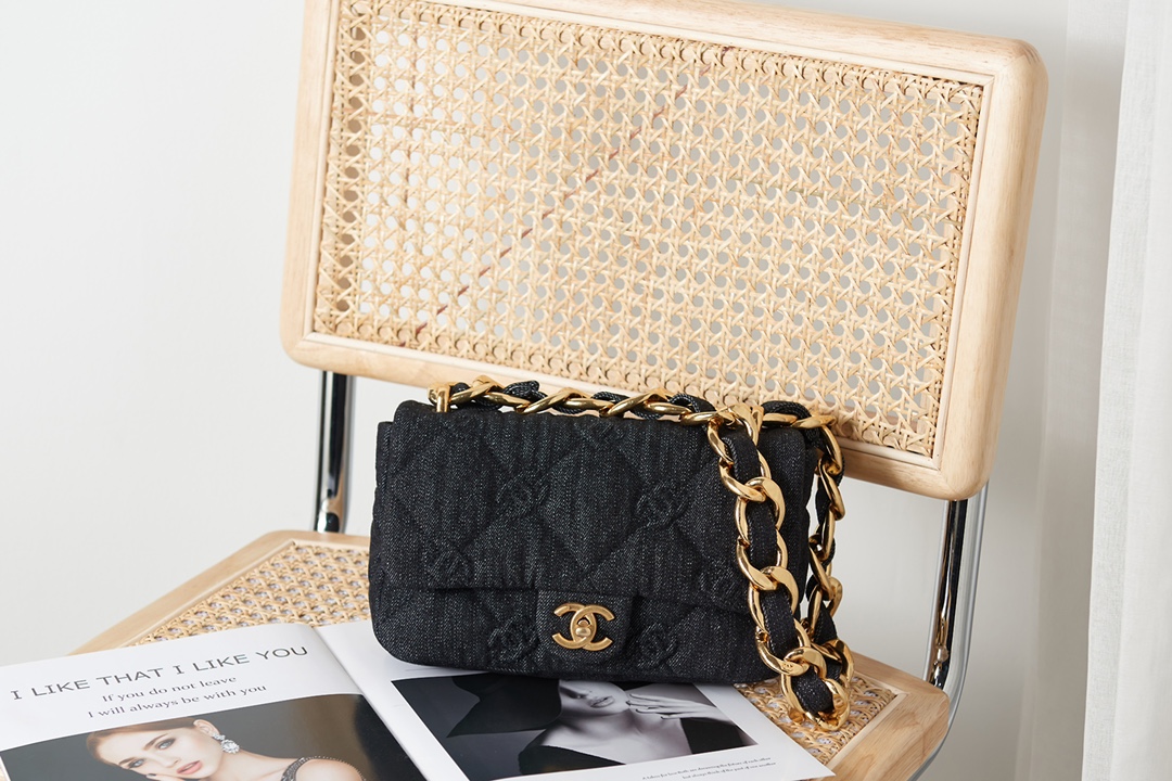 TOP CHANEL Classic CF 24x17x7cm -GHW-Black