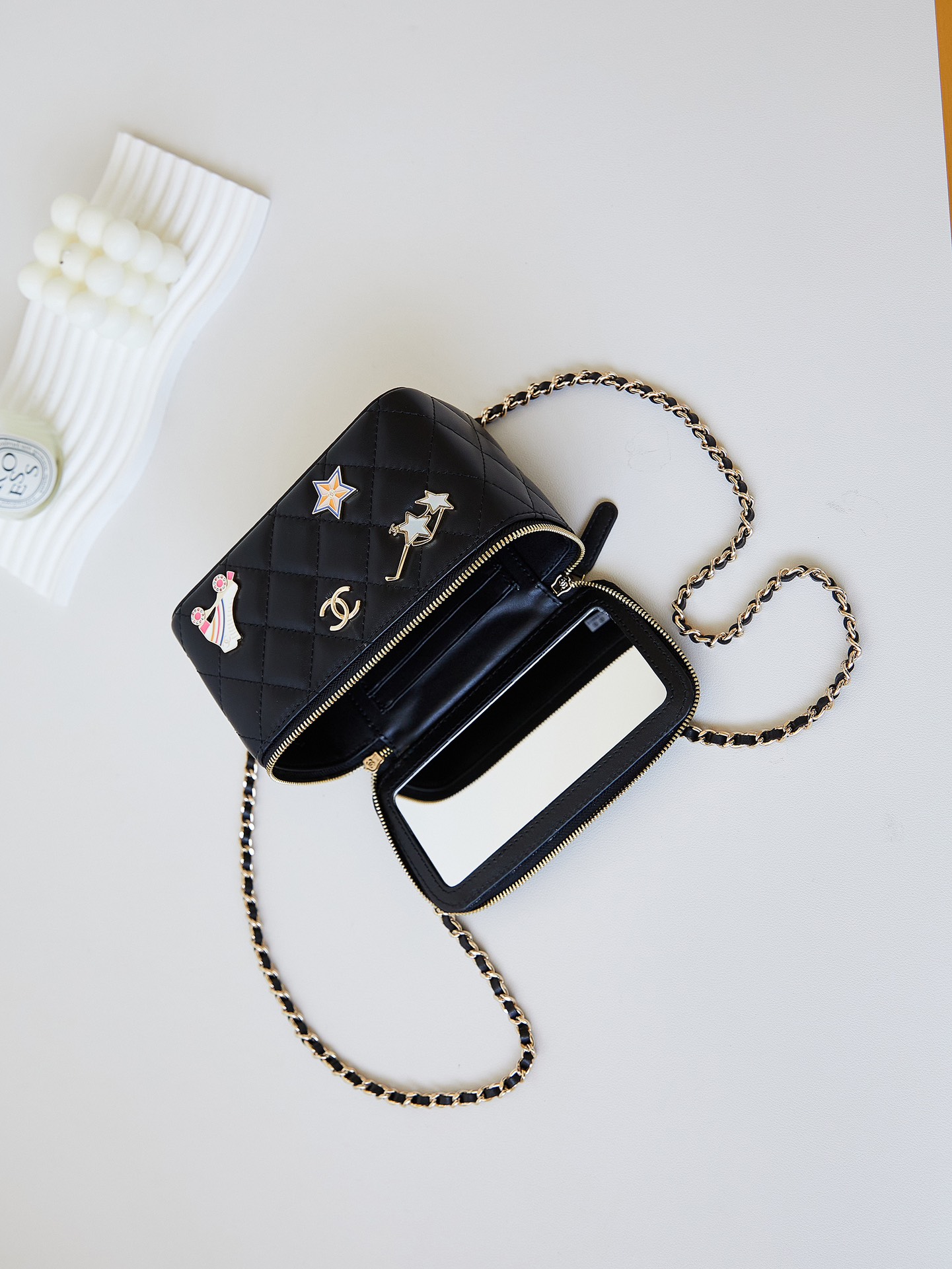 TOP CHANEL Small Badge Element 24c Box Bags 9.5×17×8cm - Black/Pink/White