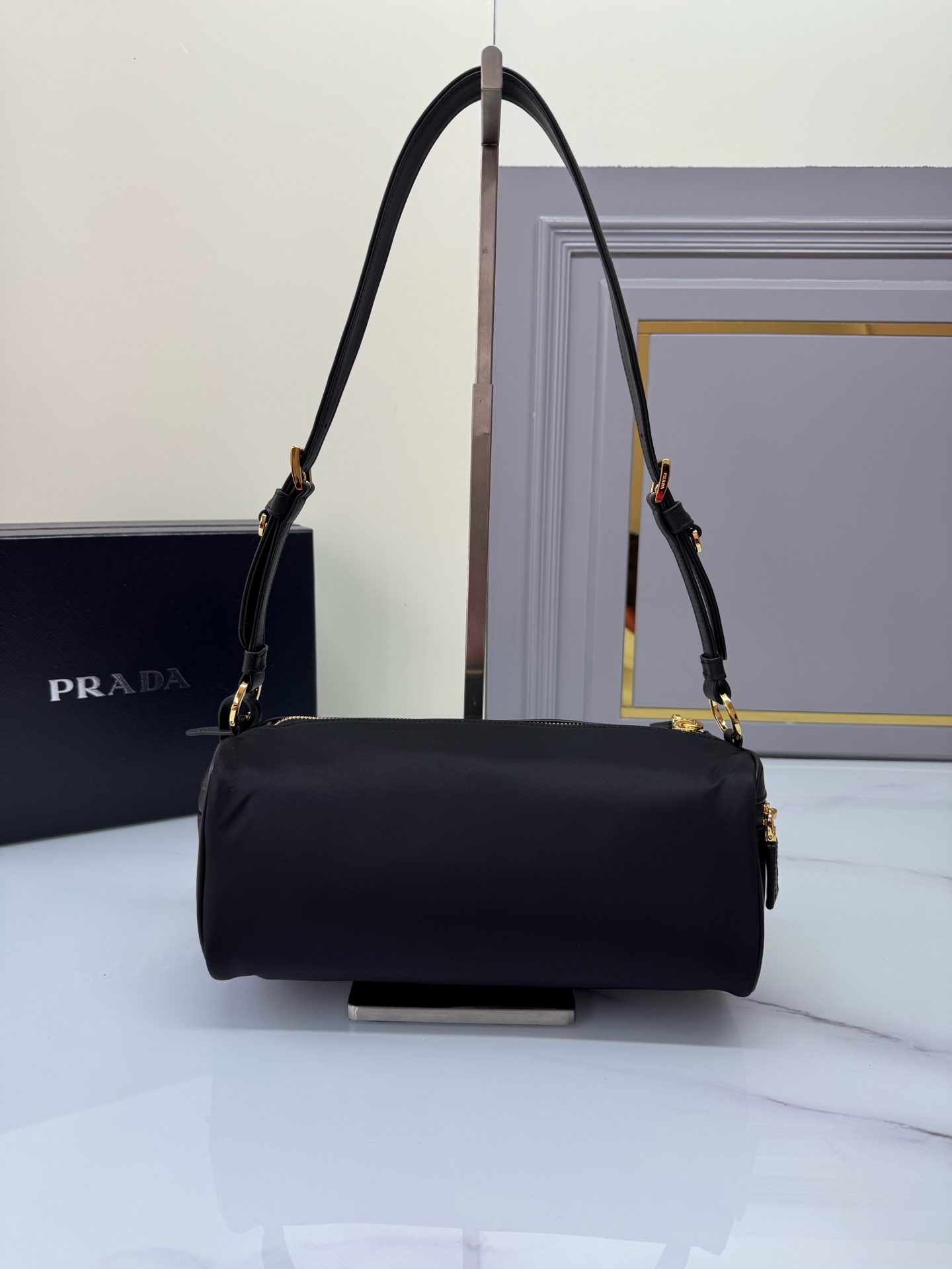 Top PRADA Tessuto Locker Bag Re-Nylon 27x12x10.5cm - Black