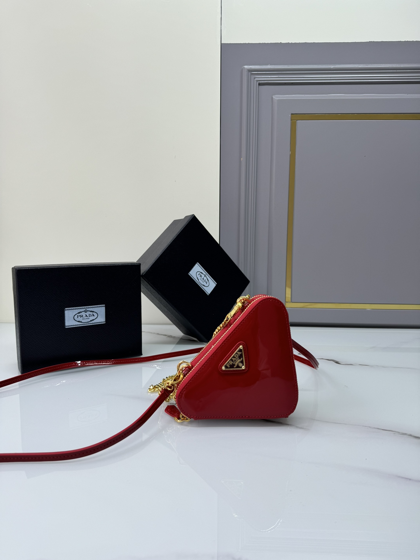 TOP PRADA Triangle Bag Patent Leather Mini 15x10x5cm - 2 Color