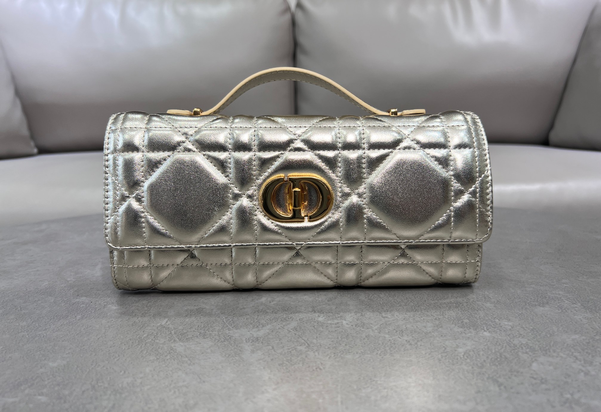 TOP Christian Dior Miss Caro Top Handle Bag Sheepskin 24x12x4cm - Gold