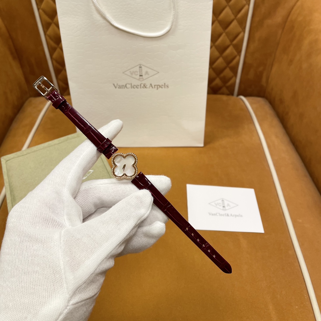 TopVan Cleef & Arpels VALHAMBRA Crocodile Watches - Red