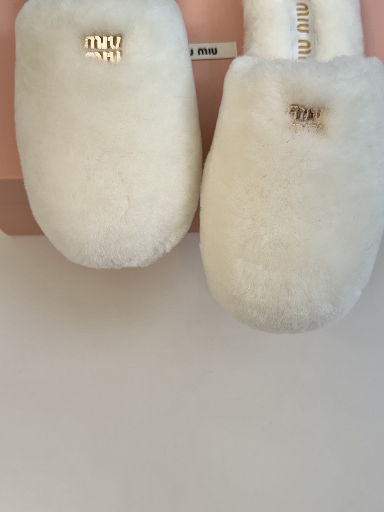 TOP Miu Miu Furry Shoes - 3 Color