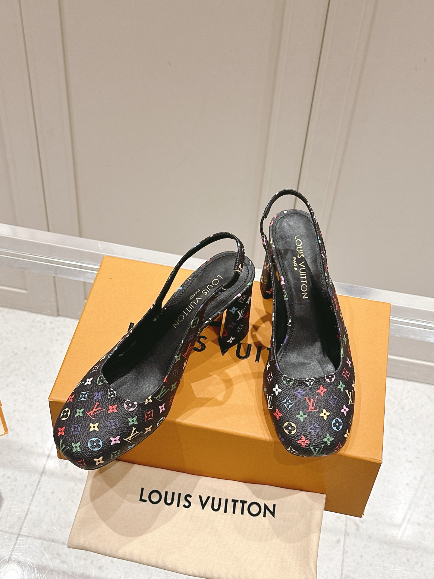 TOP Louis Vuitton LV 7.5cm High Heek Mules - 8 Color