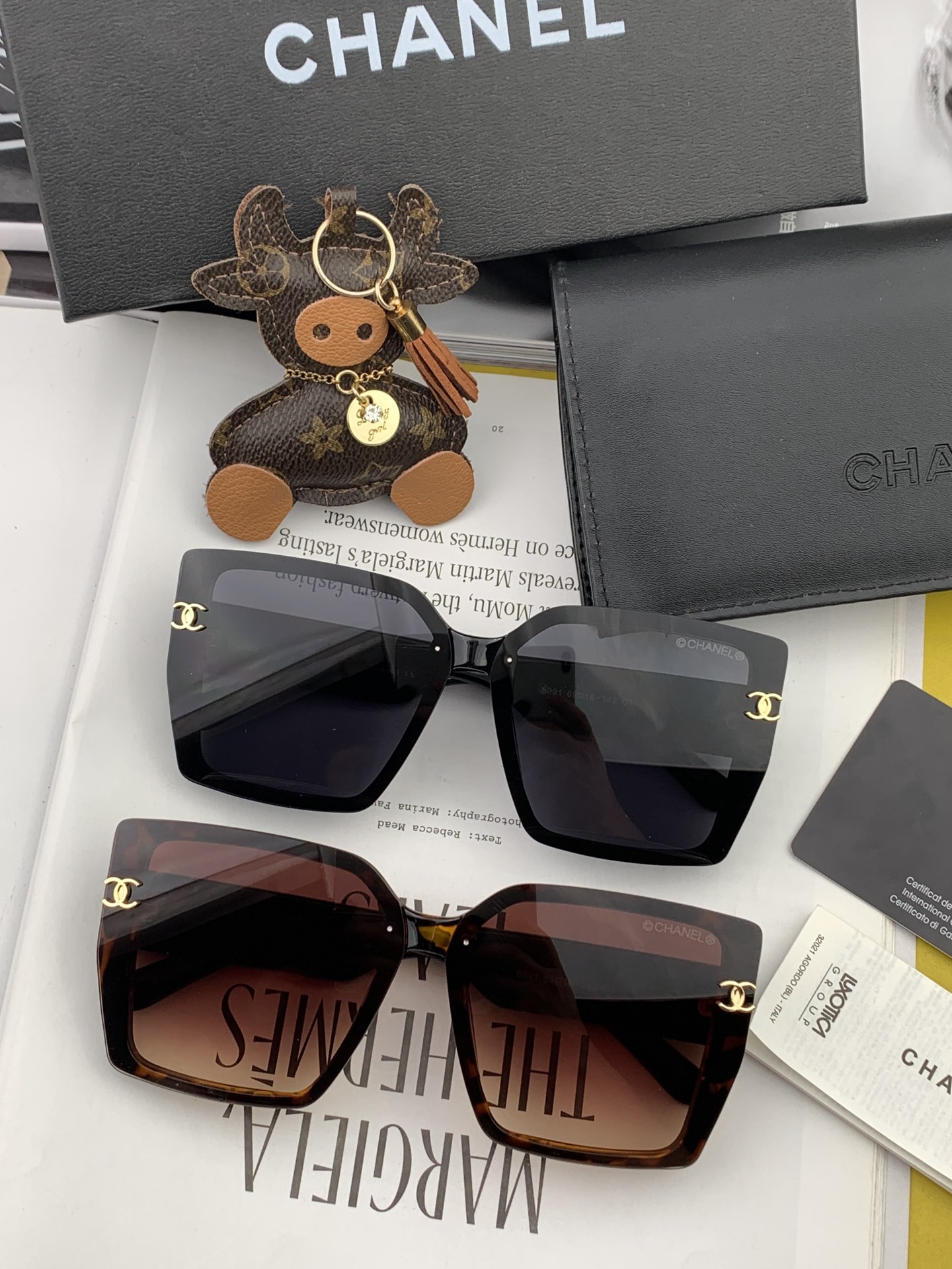 TOP CHANEL Sunglasses - 2 Color