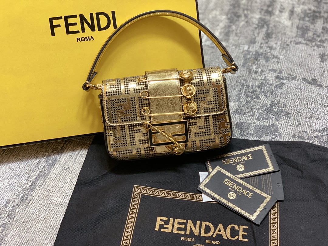 TOP FENDI FENDI Square Baguette Mini Bag - Gold