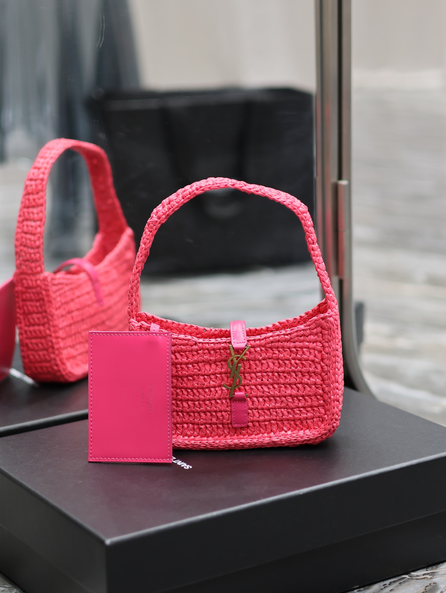 TOP Yves Saint Laurent YSL Le 5A7 Weave Shoulder Bag - Rose Red