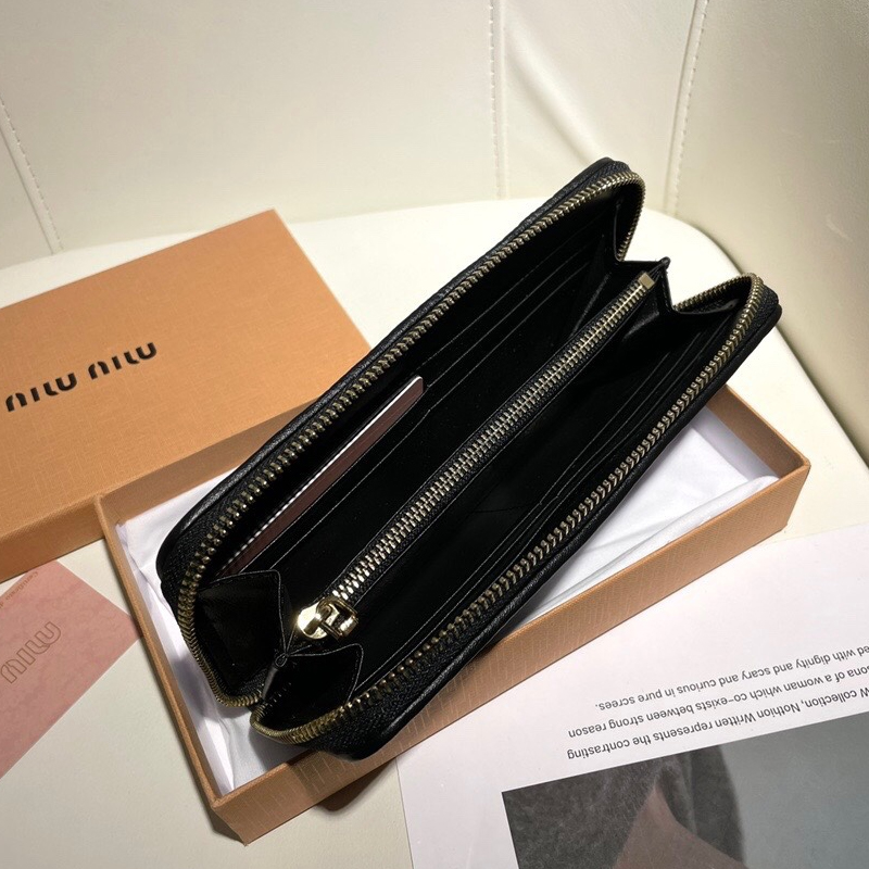 MIU MIU Matelassé Leather Card Bag (Replica)
