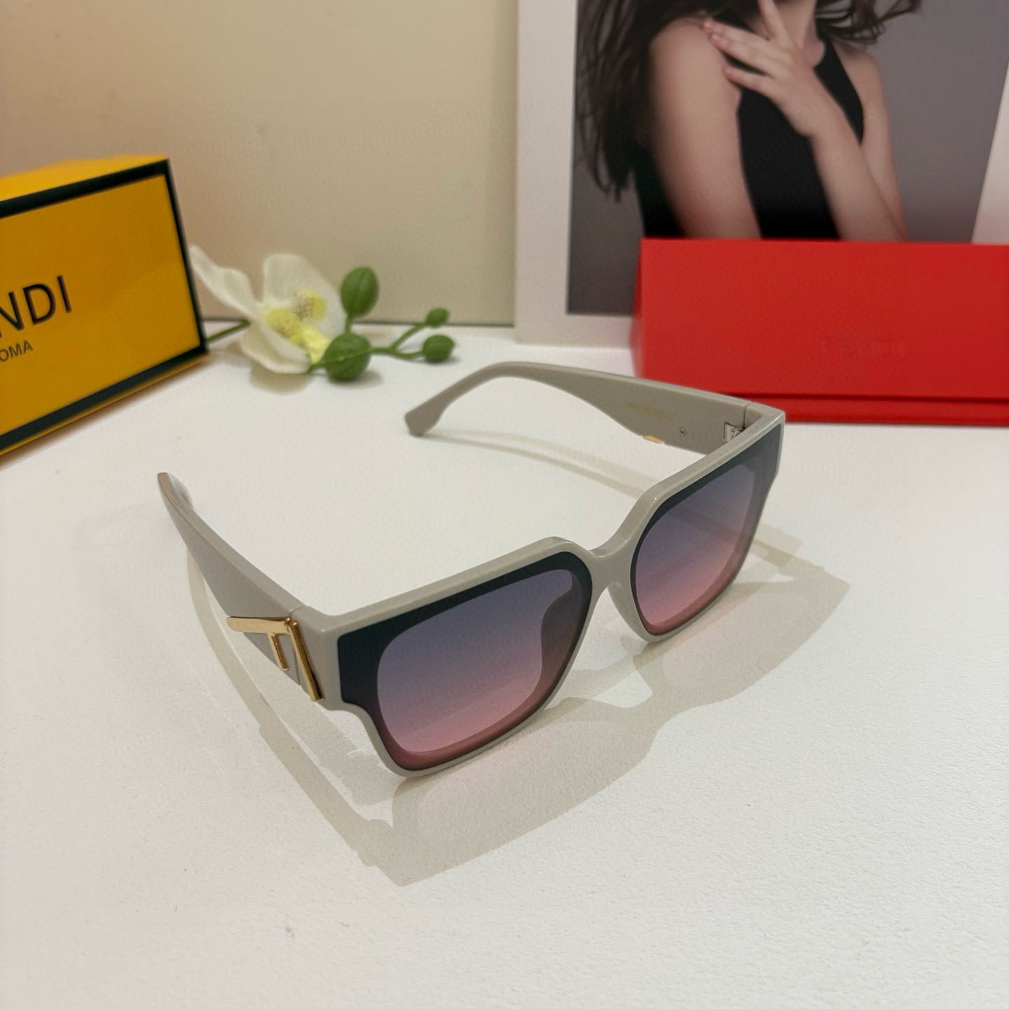 TOP FENDI Sunglasses - 3 Color