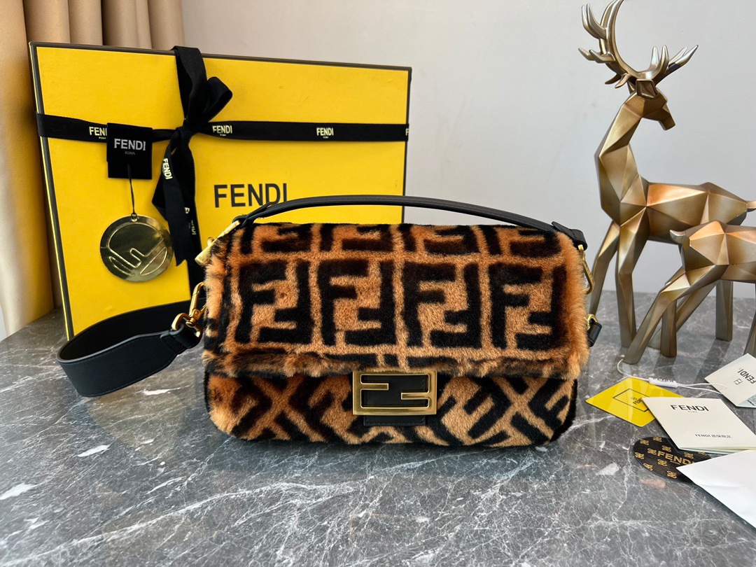 TOP FENDI Fend FF Medium Wool Baguette Bag 26x13x6cm - Brown