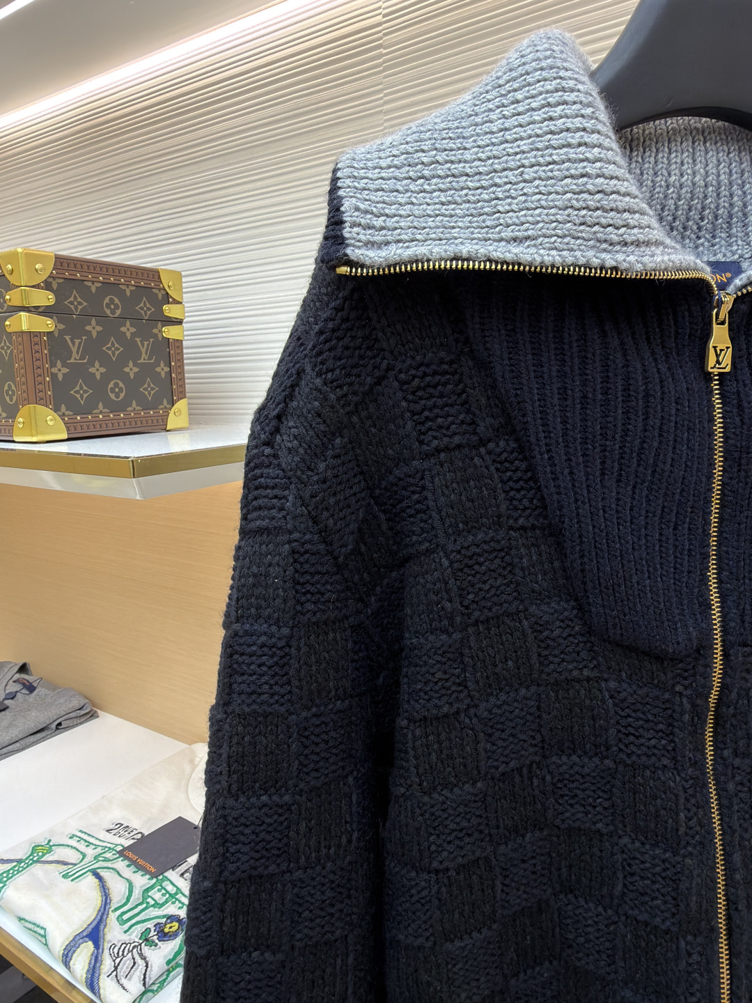 LOUIS VUITTON  针织束腰撞色罗纹衣领毛衣